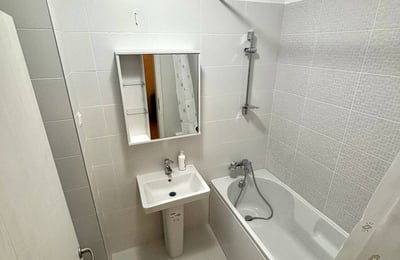 Alquiler de un nuevo apartamento de 1 habitación con balcón, cerca del lago Morii, Bucarest, Rumanía